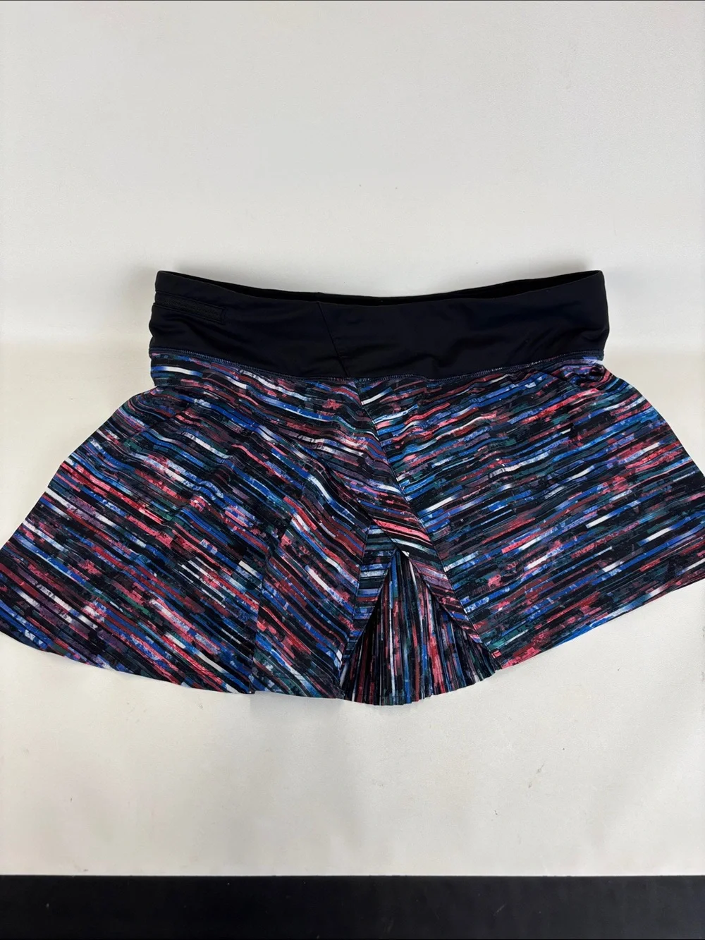 LULULEMON Athletica Play Off The Pleats Skirt 13” Multi Color Striped Size 8